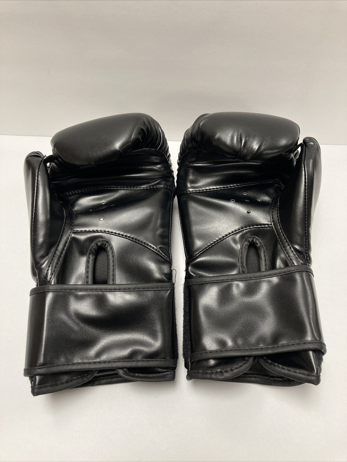 Fitven Boxing Gloves - Protective Martial Arts Gear for Training and Sparring