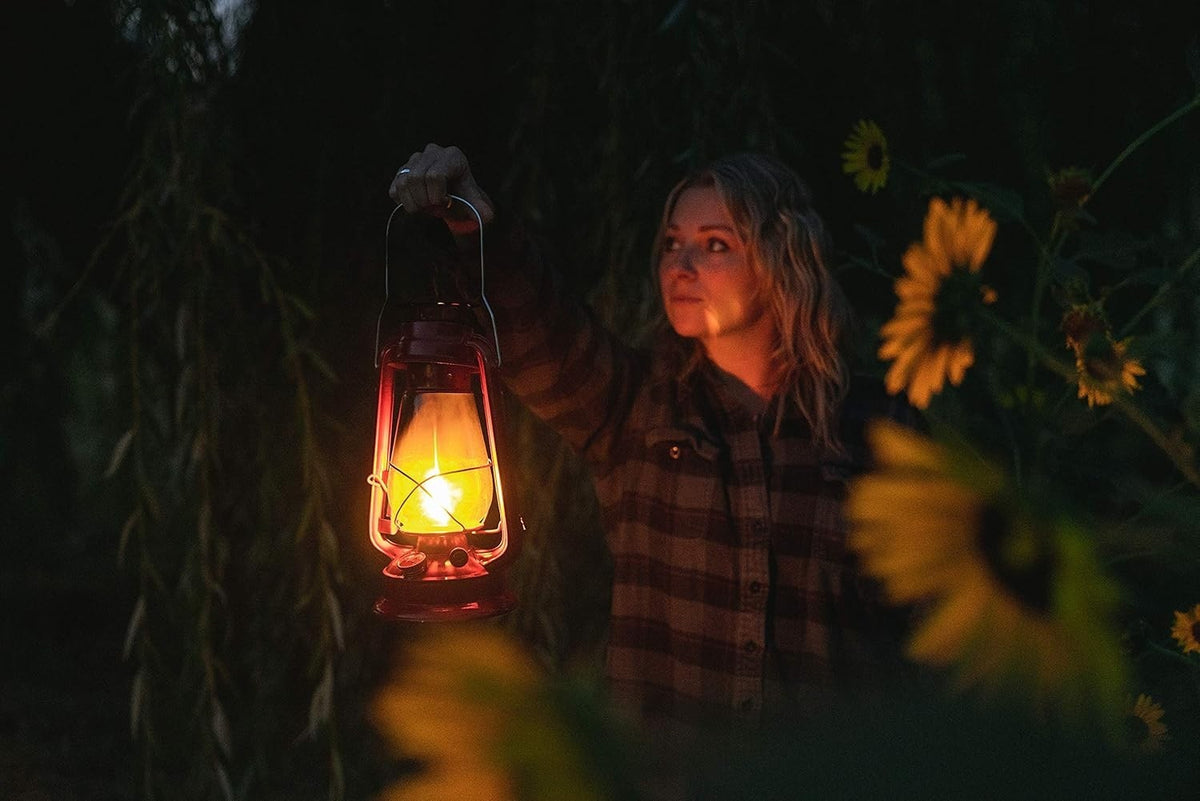 12-Inch Metal Kerosene Oil Lantern with Glass Globe and Adjustable Wick for Camping and Emergency
