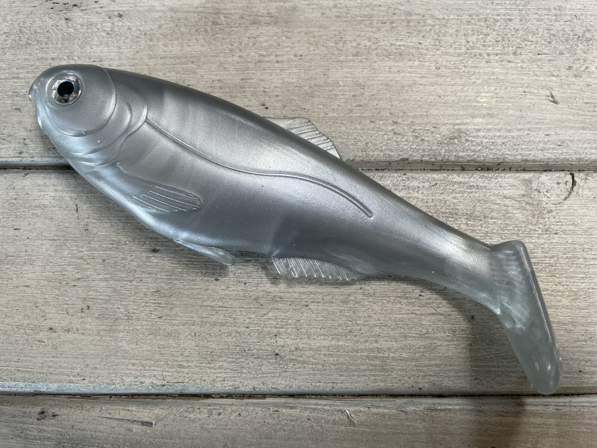 6-Inch Silver Weedless Swimbait for Freshwater Fishing - Lot of 1