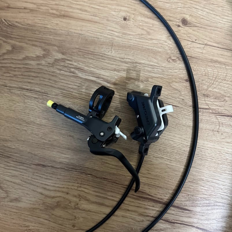 Shimano Deore Hydraulic Disc Brake Levers with 4-Piston Design