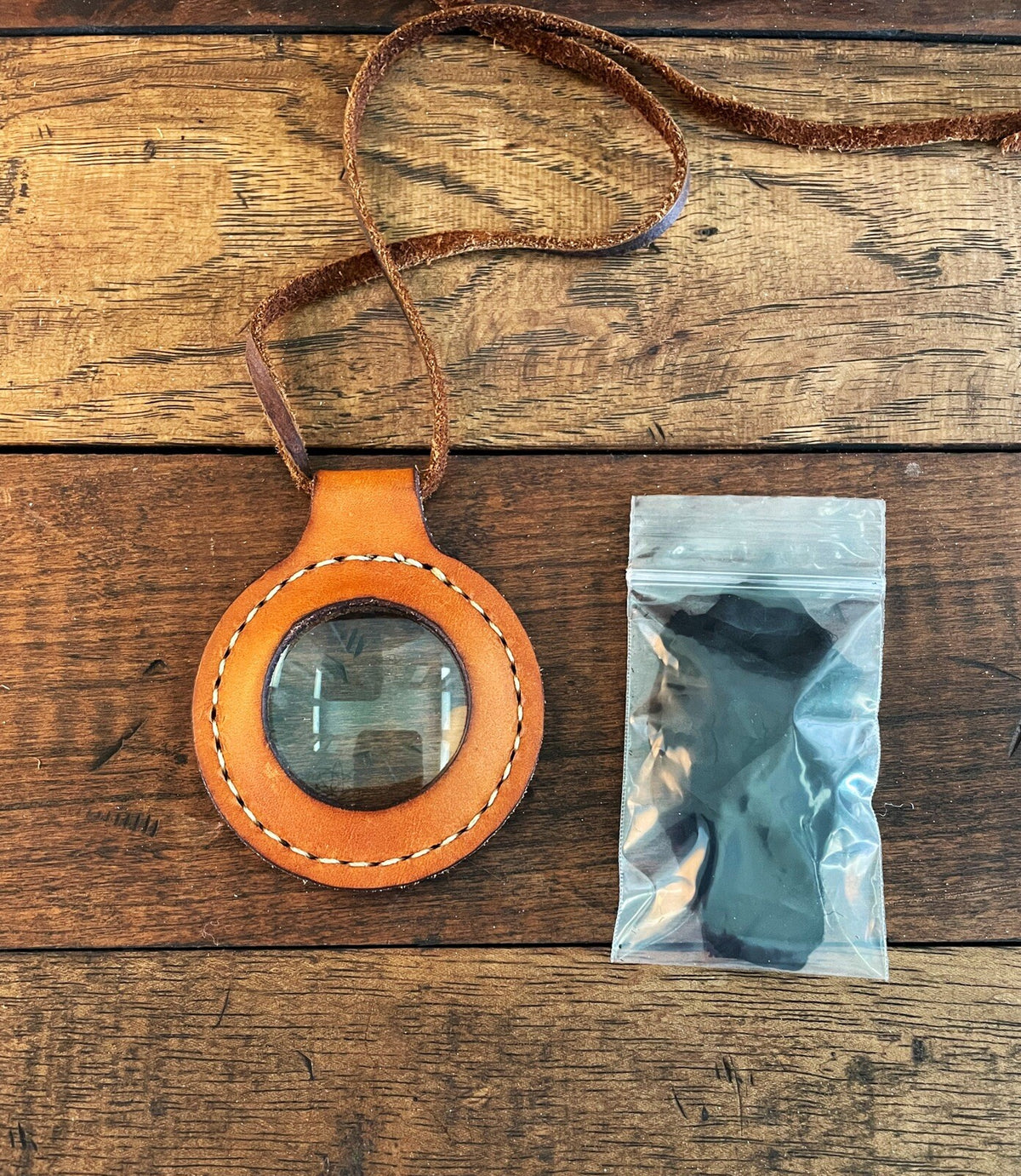 Magnifying Glass Pendant Necklace 2 Inch 5X Lens Leather Accessory