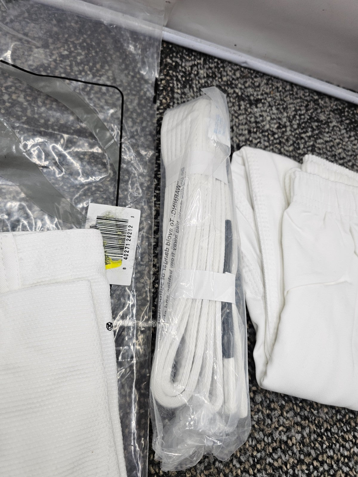 Kids BJJ Gi White 300 gsm Cotton Martial Arts Uniform with Six Blades