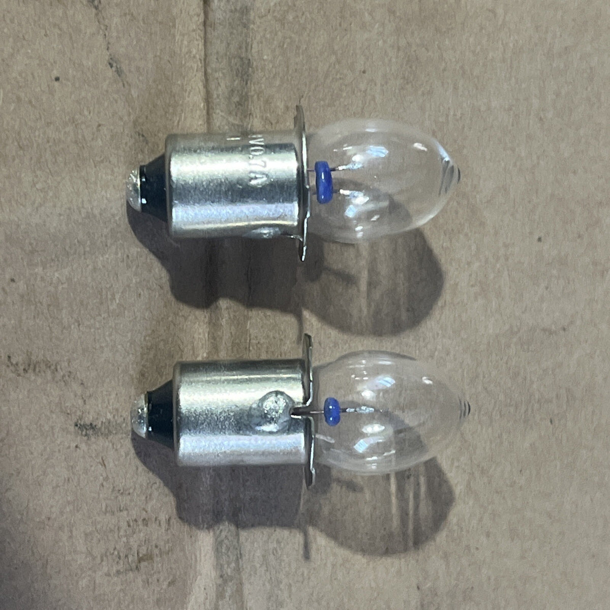 Replacement Bulb 2 Pack 2.4V 0.7A 1.68W for Flashlights, Lanterns