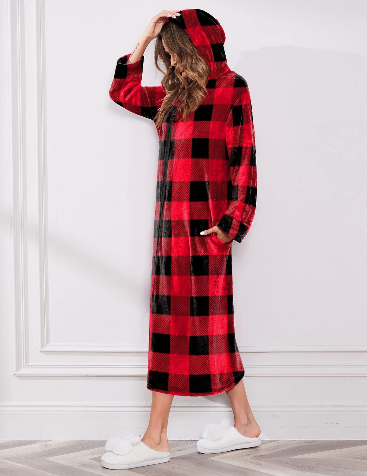 Women's Plush Hooded Fleece Bathrobe - Warm Long Christmas Robe with Pockets