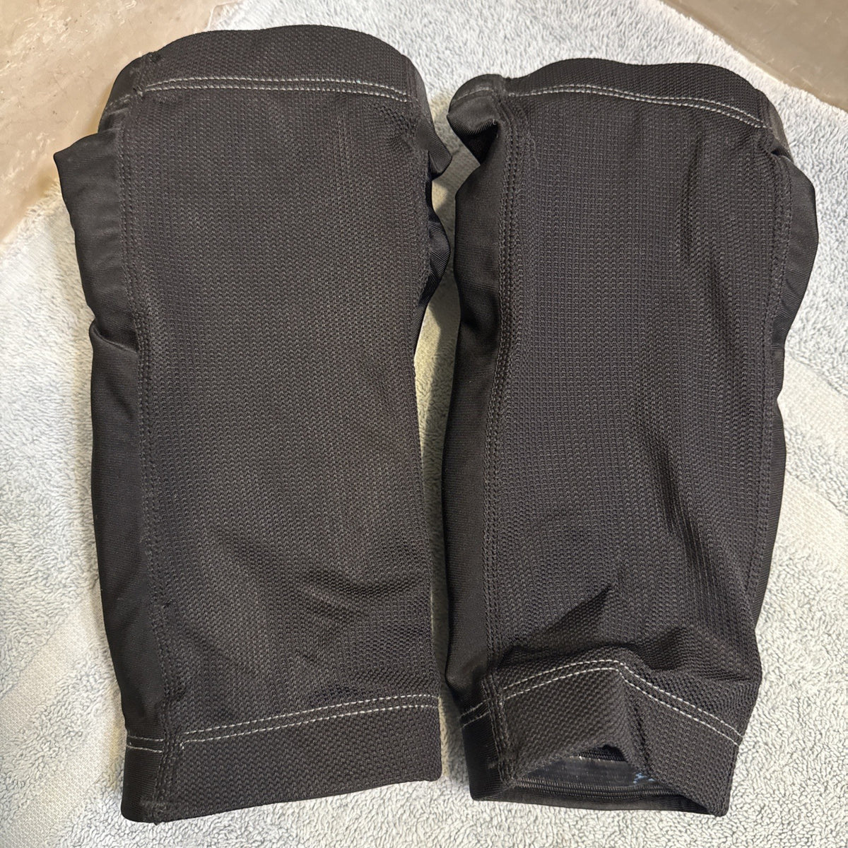 Large Black & Grey Elbow Pads - Protective Gear for Sports & Activities