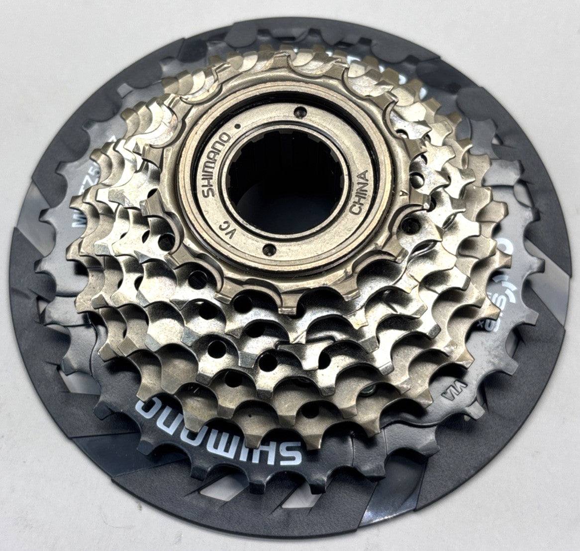 Shimano 7-Speed 14-28 Tooth Screw-On Bicycle Freewheel - Durable Cycling Component