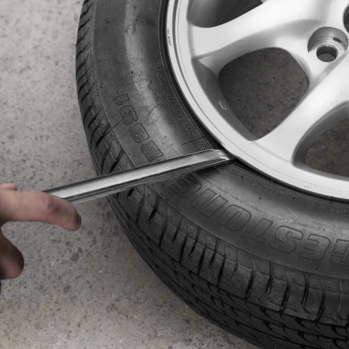 Motorcycle Tire Spoon Kit with Rim Protector - Durable Iron Levers for Easy Tire Change