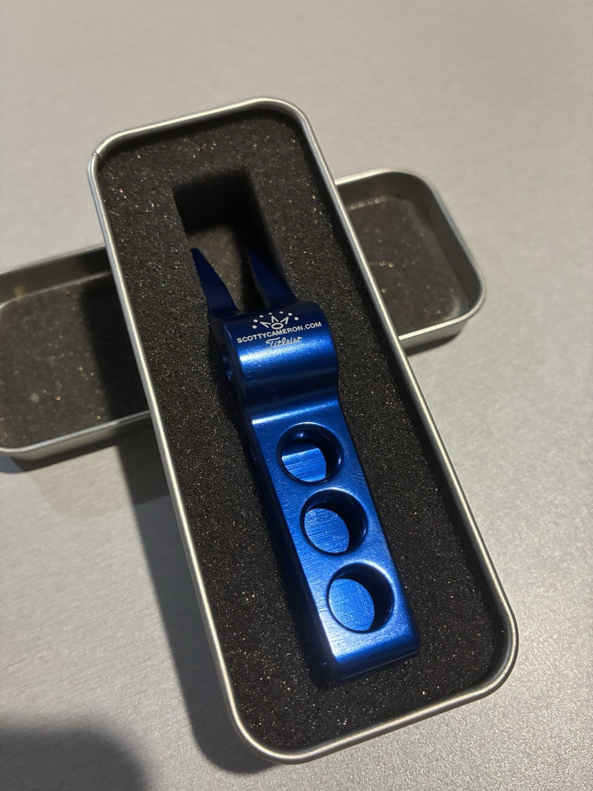 Golf Divot Repair Tool Clip Blue Double Prong for Golfers