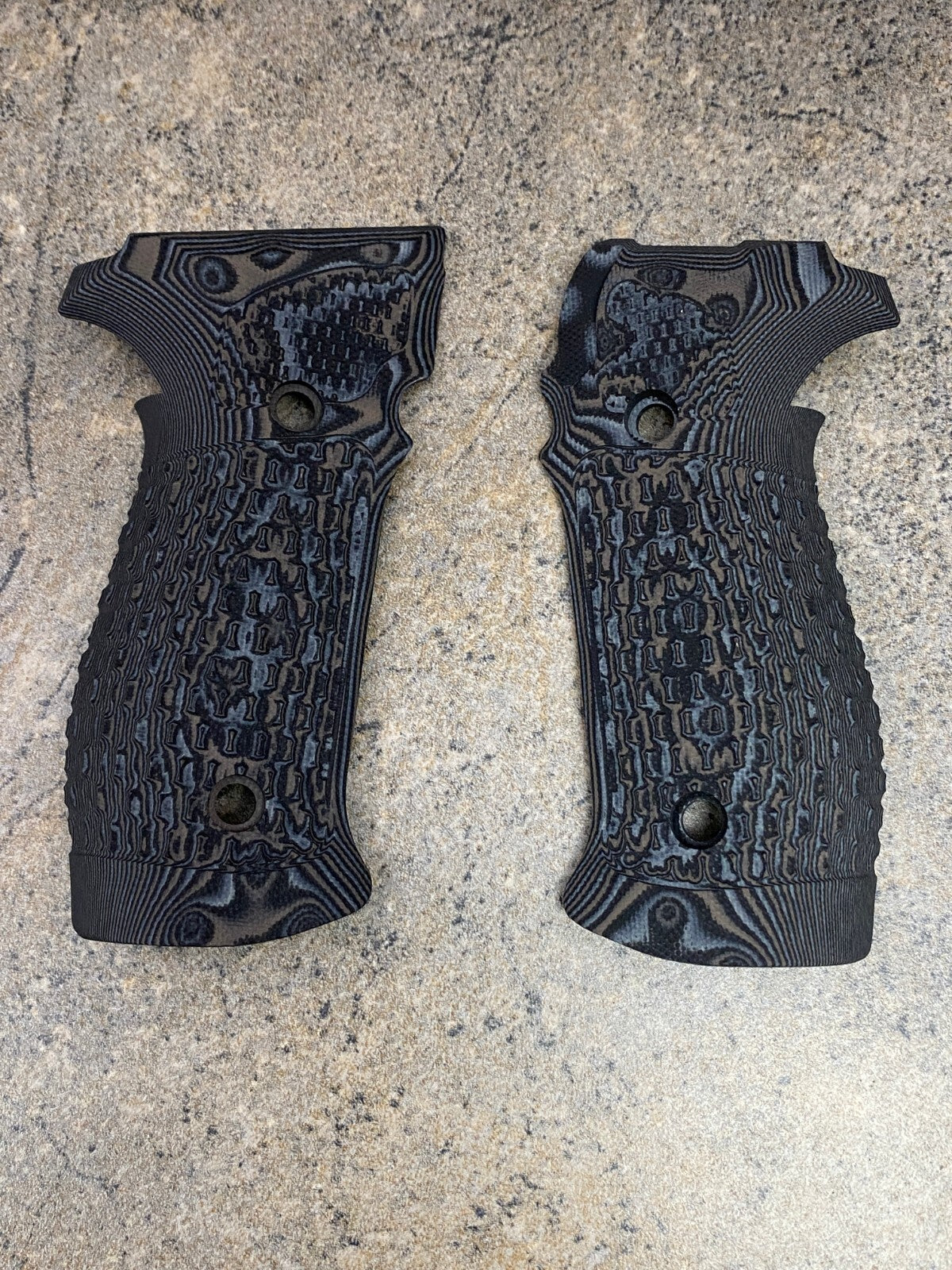 G10 Chain Link Pistol Grip for Sig P226 DA/SA Black/Grey