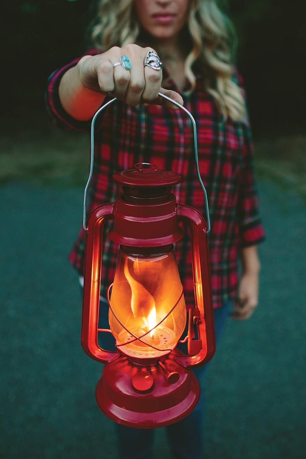 12-Inch Metal Kerosene Oil Lantern with Glass Globe and Adjustable Wick for Camping and Emergency