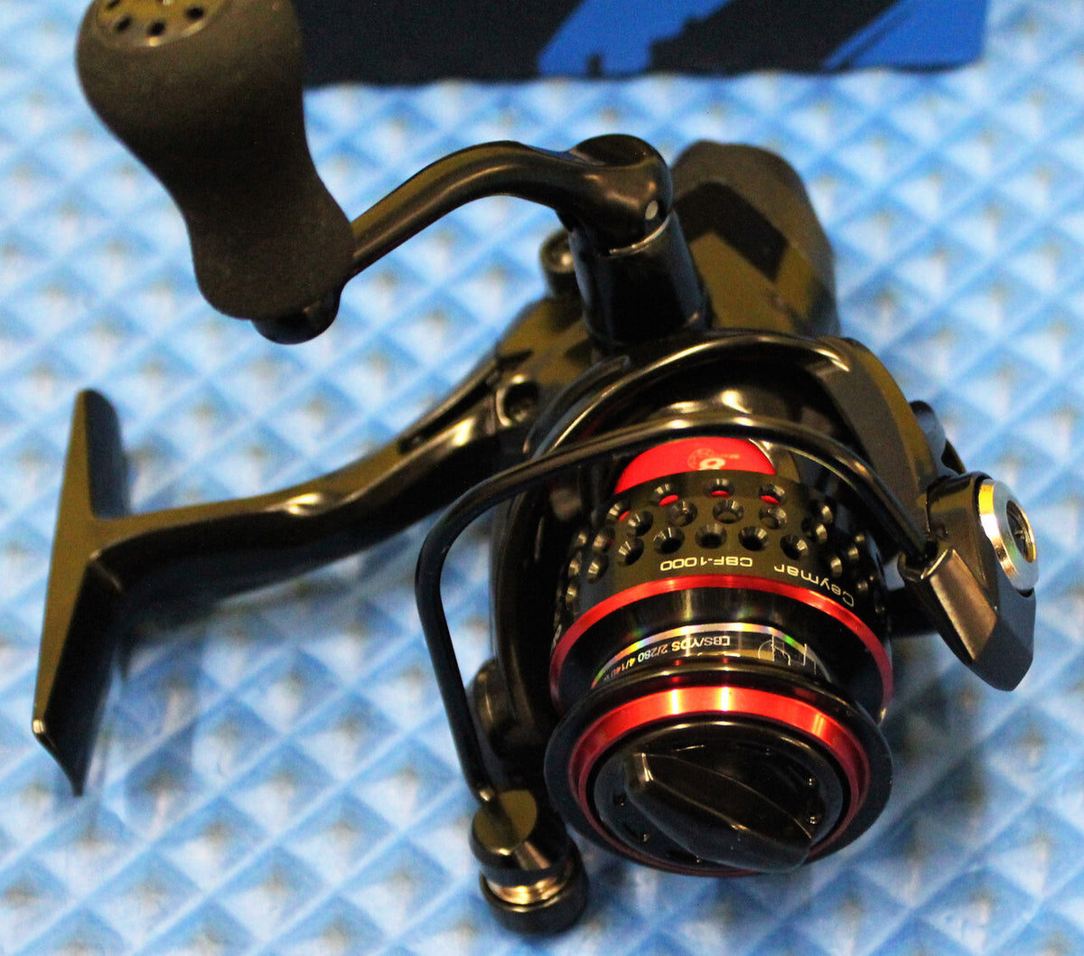 Okuma Ceymar Baitfeeding Spinning Reel - Multiple Sizes