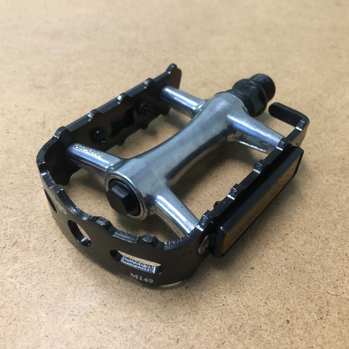 Wellgo M149B Aluminum Bicycle Pedals 9/16" for City & Touring Bikes - Black, Pair