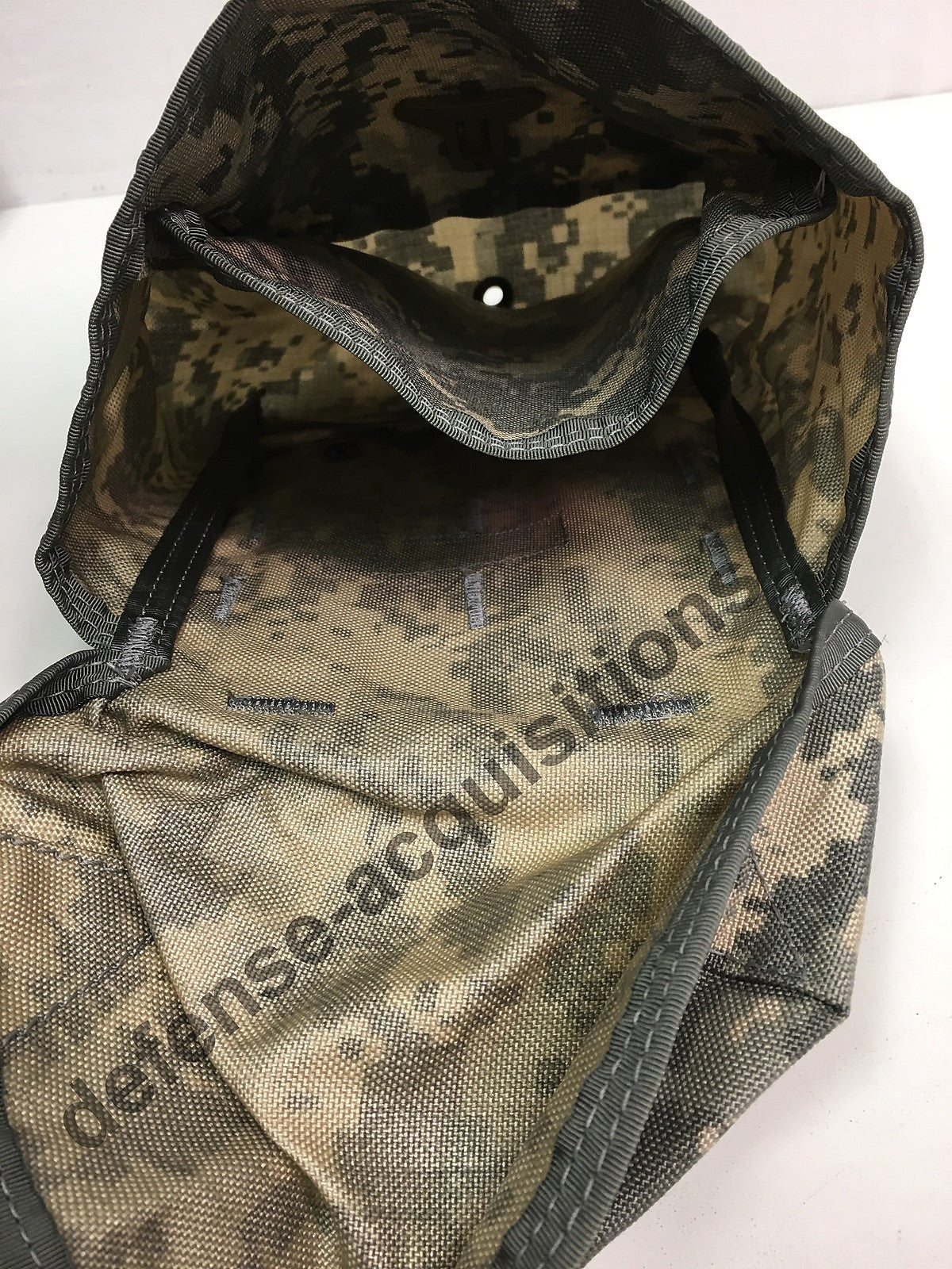 Large Military-Style Magazine Pouch for 7 Magazines ACU Camouflage
