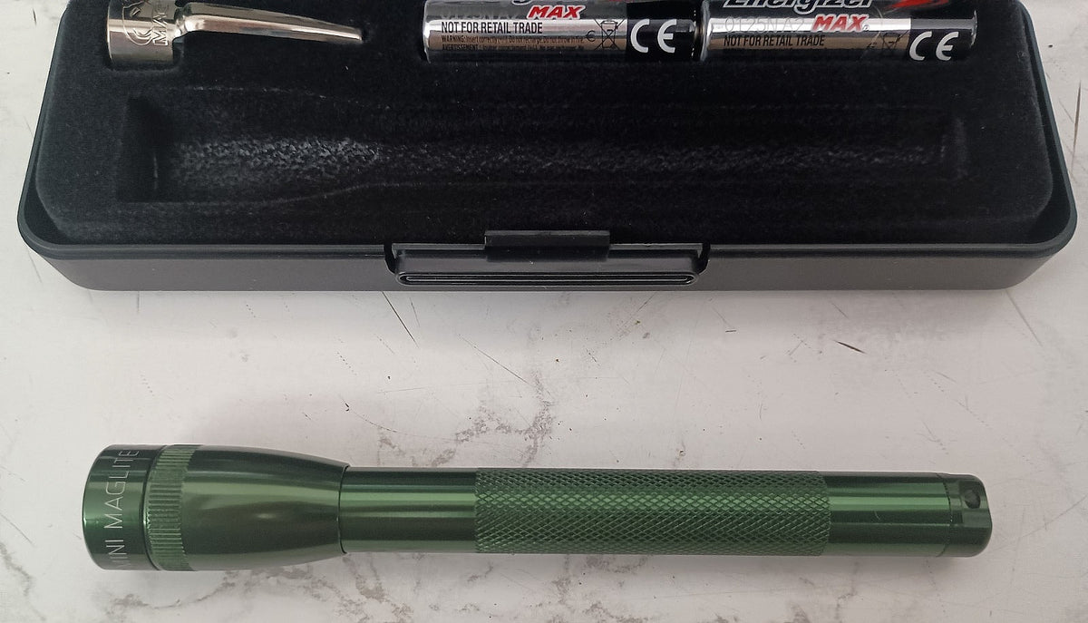 Mini Maglite AAA Flashlight Dark Green Incandescent Pocket Light with Gift Box