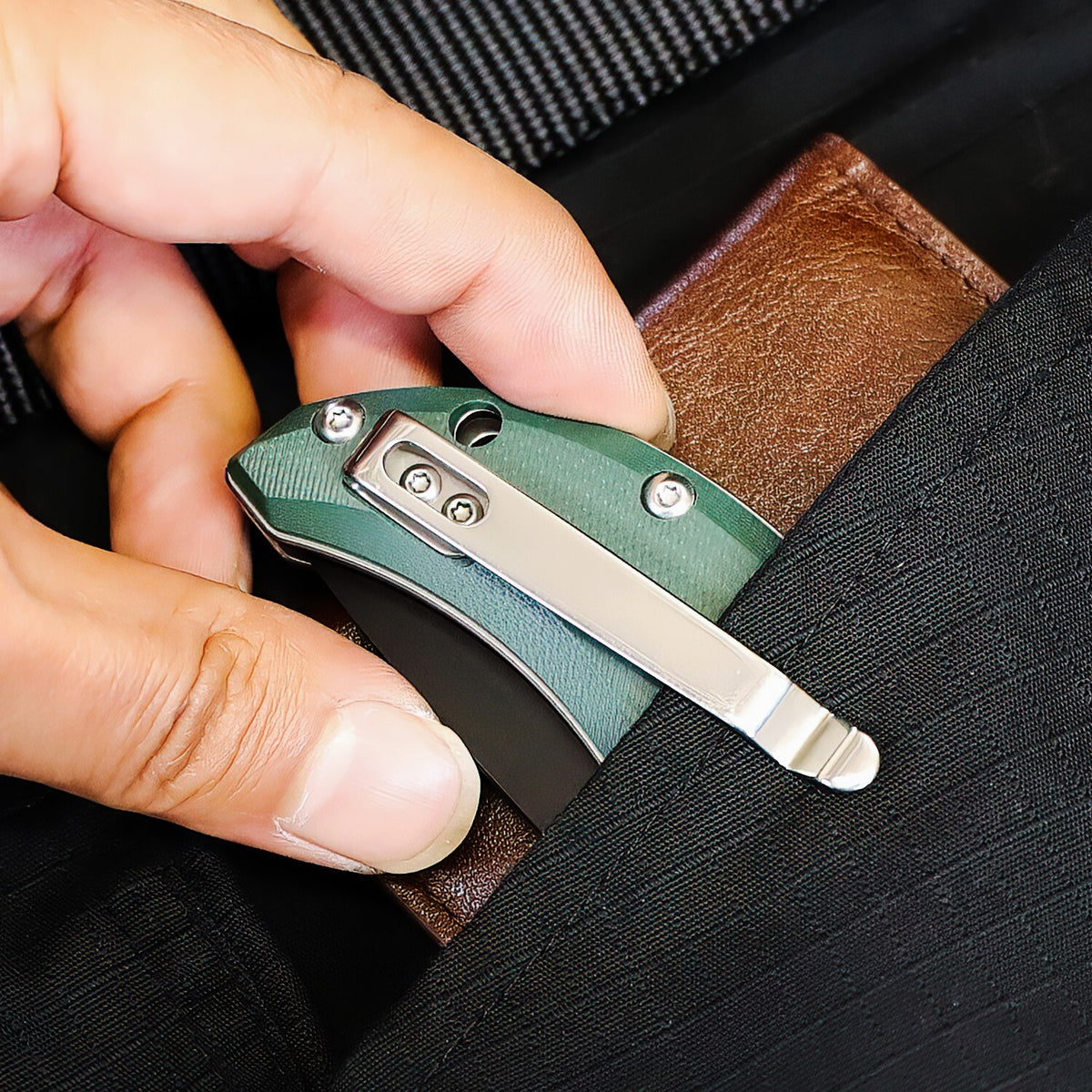 8.9 Inch Folding Pocket Knife with D2 High Carbon Steel Blade, Green Handle