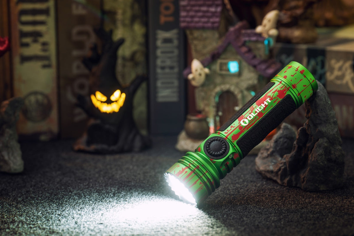 High Power Tactical Flashlight 4600 Lumens with Holster & Clip - Zombie Green