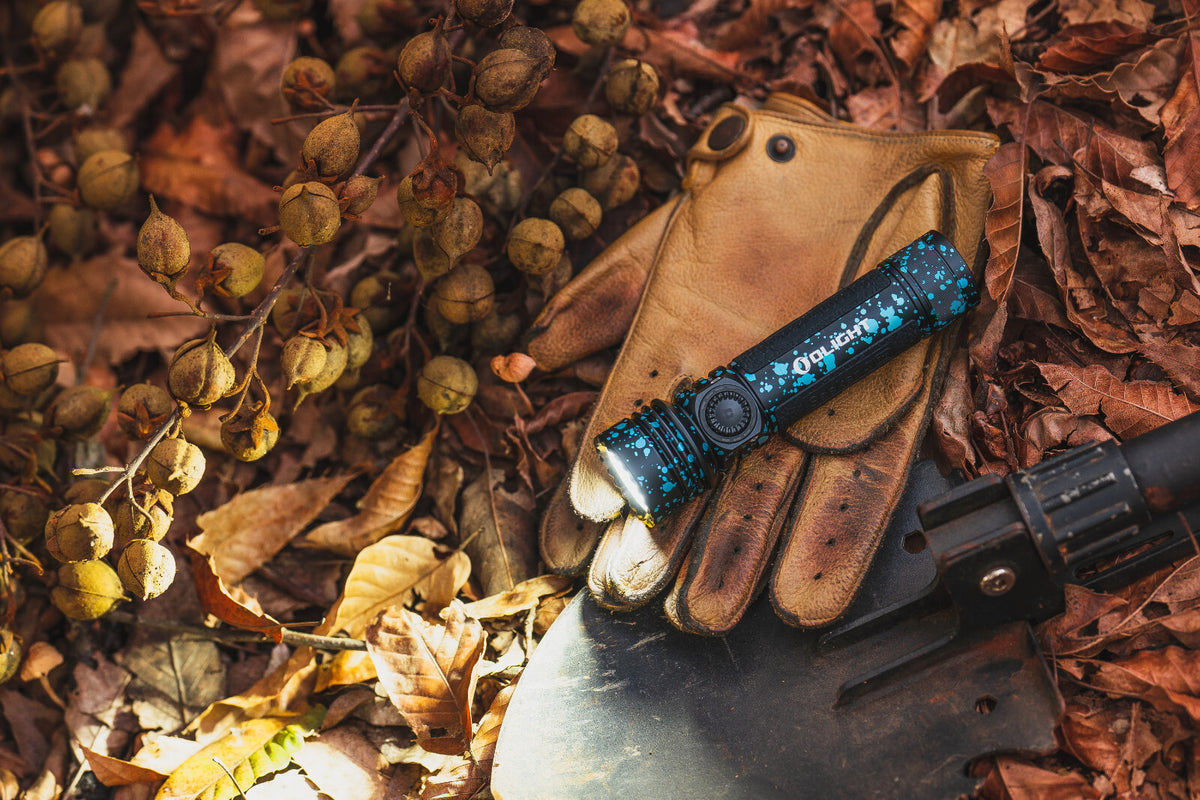 Olight Seeker 4 Pro Deep Ocean Flashlight 4600 Lumens with Holster - CW