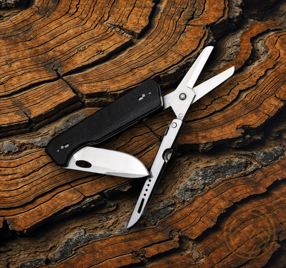 Multi Tool with Large Interchangeable Blade and Pocket Clip
