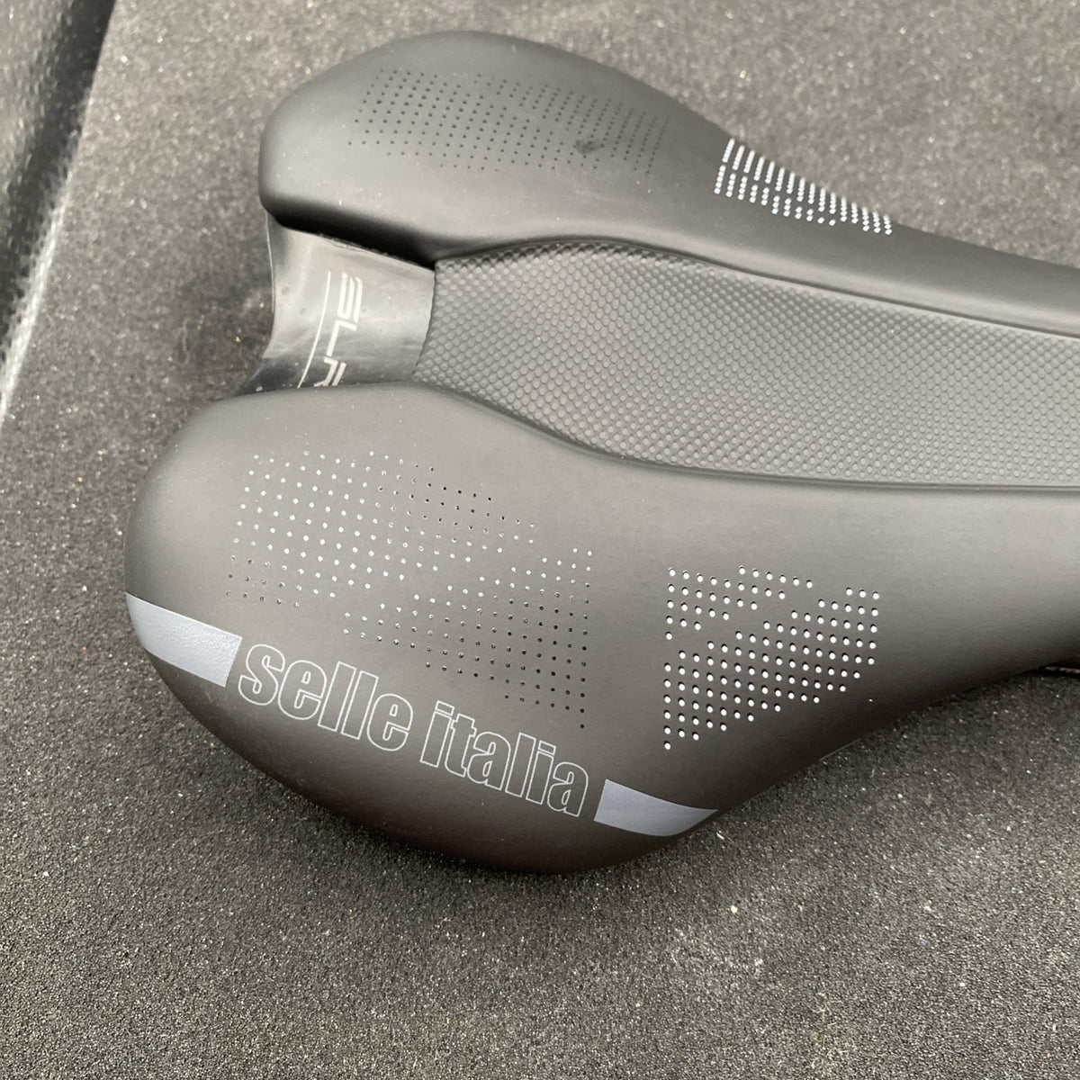 Cycling Saddle Seat 145mm Wide Manganese Rails Bike Seat
