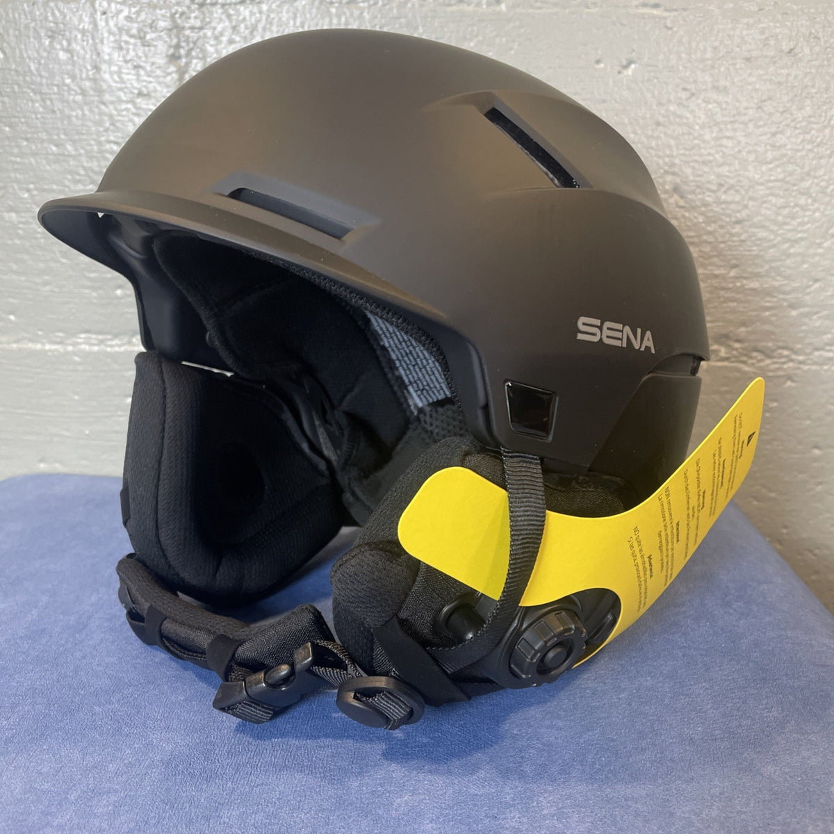 Bluetooth Snow Helmet with Built-in Speakers and Microphone - Size L
