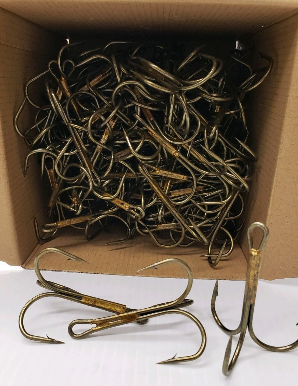 Bronze Treble Hooks 10/0 - 36 Pack for Fishing, Trolling & Gators