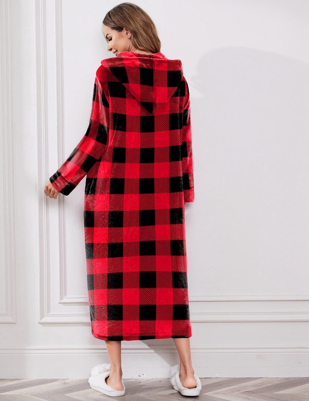 Women's Plush Hooded Fleece Bathrobe - Warm Long Christmas Robe with Pockets