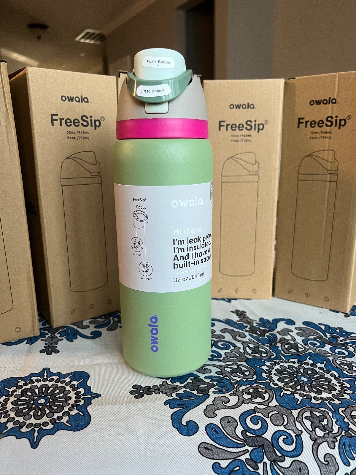 Insulated Stainless Steel Water Bottle - 32oz Hydration Flask with Straw