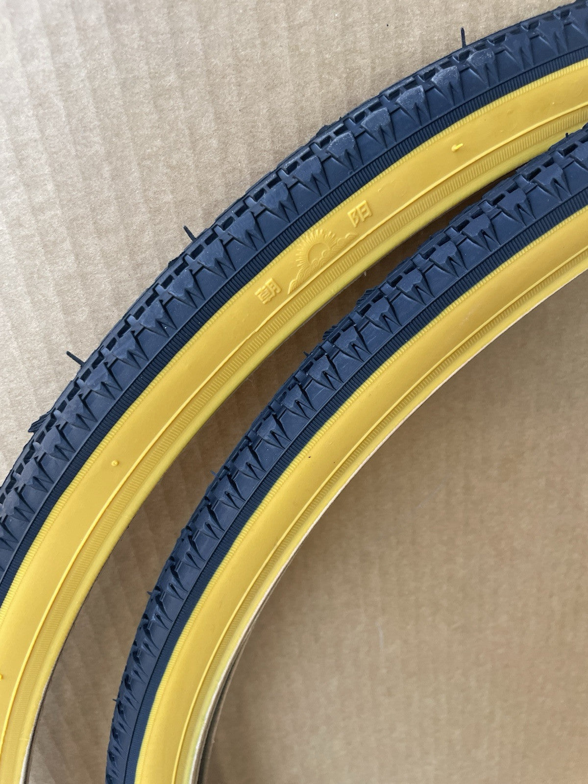 26 Inch Bicycle Tires with Inner Tubes & Levers - Black and Gum Wall Pair